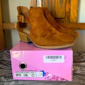 Women’s Suede camel booties, size 7. Gently worn
